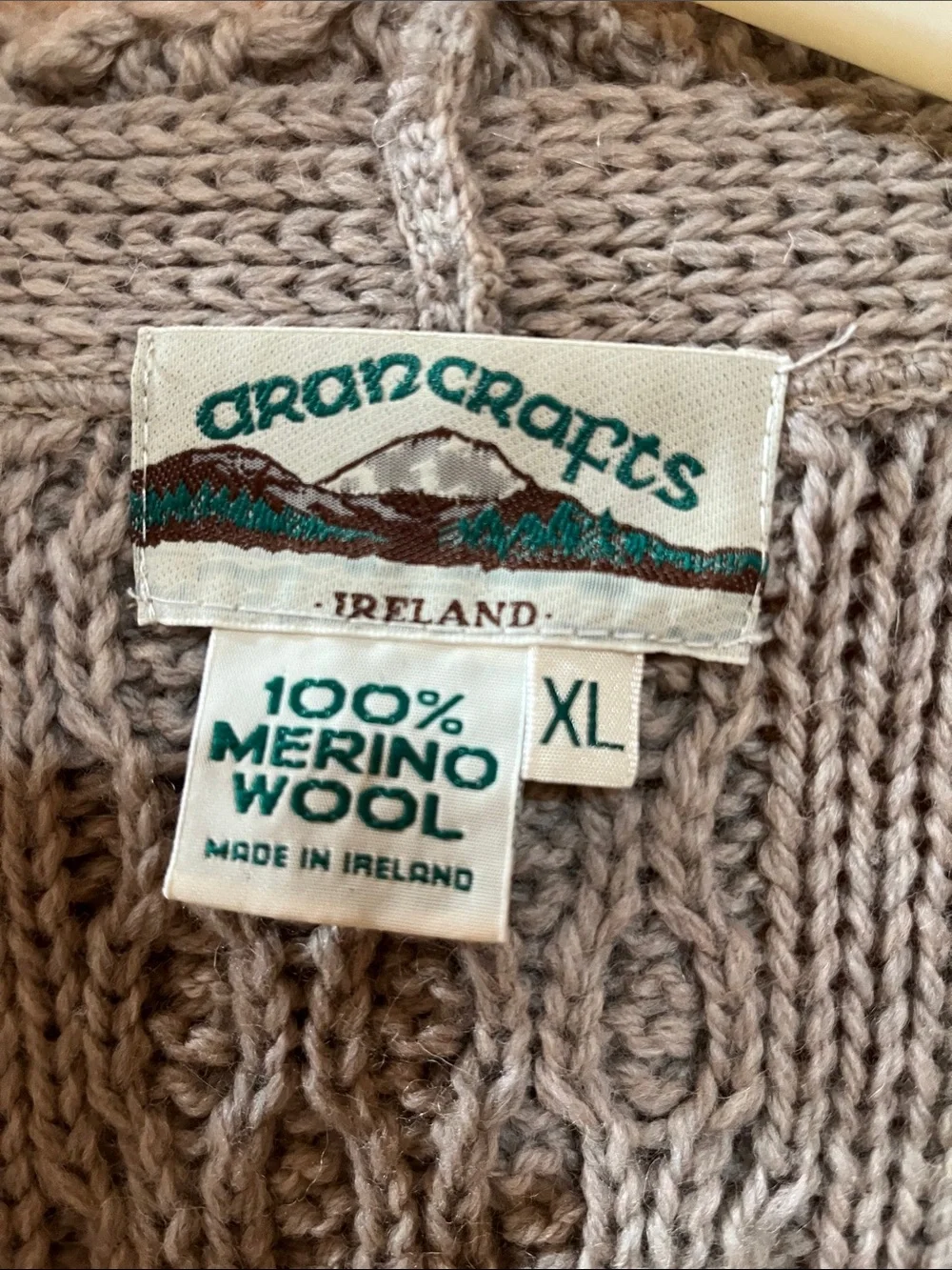 Aran Crafts Ireland 100% Merino Wool Chunky Cable Knit Cardigan Light Taupe - Picture 4 of 13